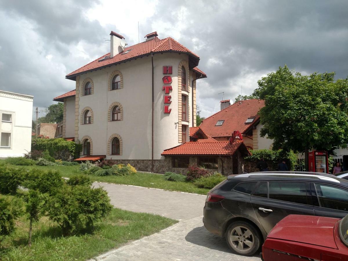 Maestro Hotel Ostroh Luaran gambar